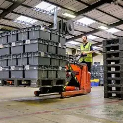 بهترین روش‌ها برای نگهداری و انبارش پالت‌های پلاستیکی در انبارهای بزرگ